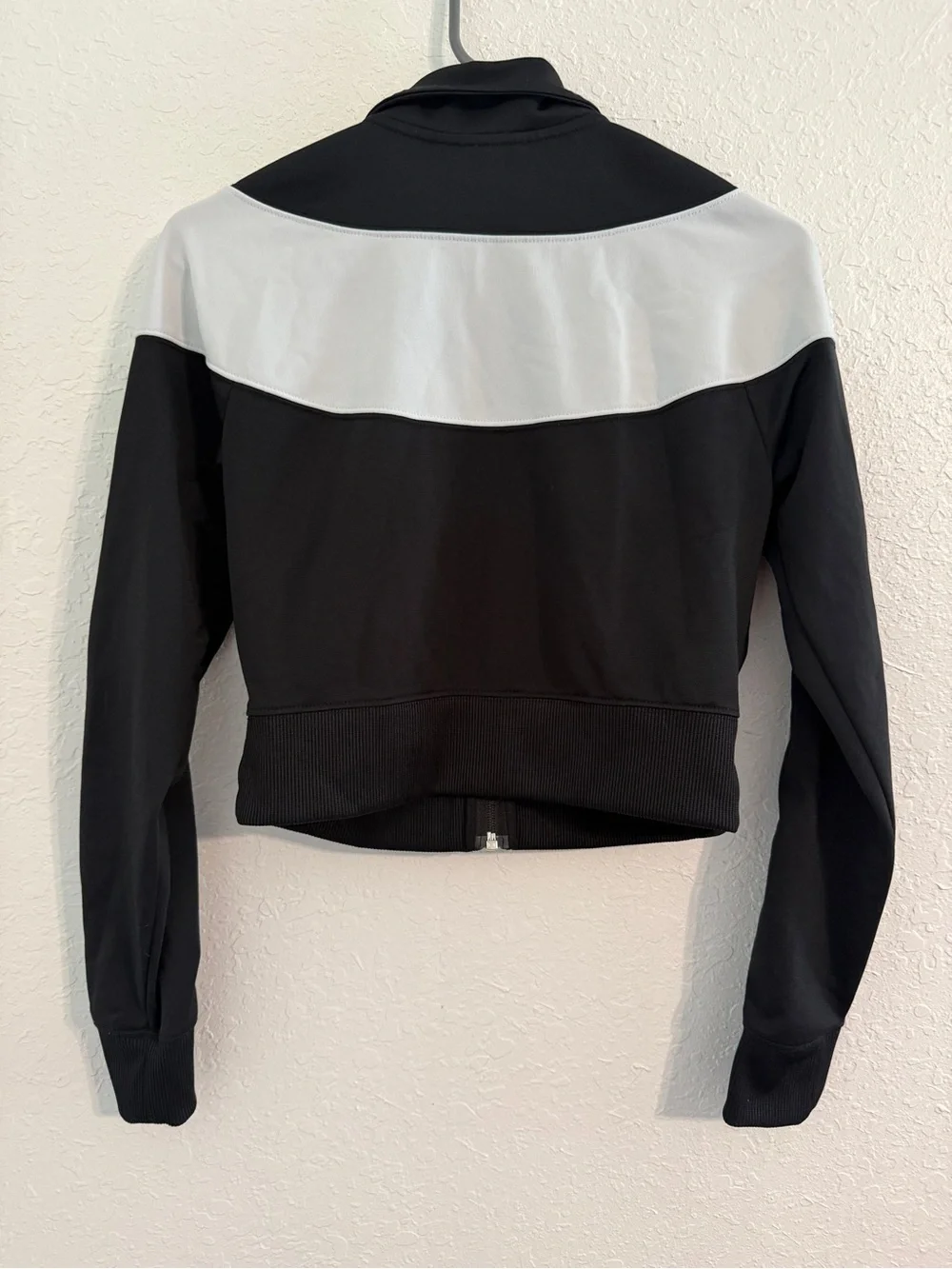 Nike Women’s Sportswear Black White Colorblock Crop Zip Up Track Jacket Size XS